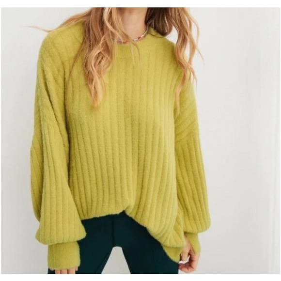aerie Sweaters - Aerie Buttercream Crewneck Sweater in Chartreuse Size Medium